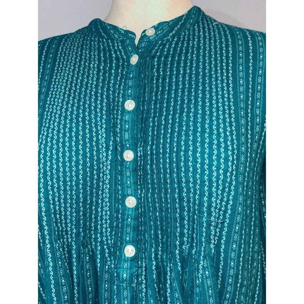 L.L.Bean Women's Embroidered Pintuck Flannel Nightgown size L Retro Cottagecore